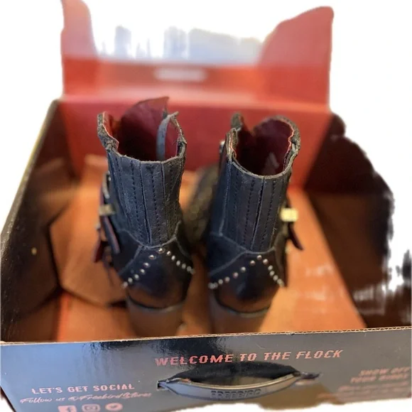 Freebird Savana Black and Brown Studded Ankle Boots MINT in Box women's 7